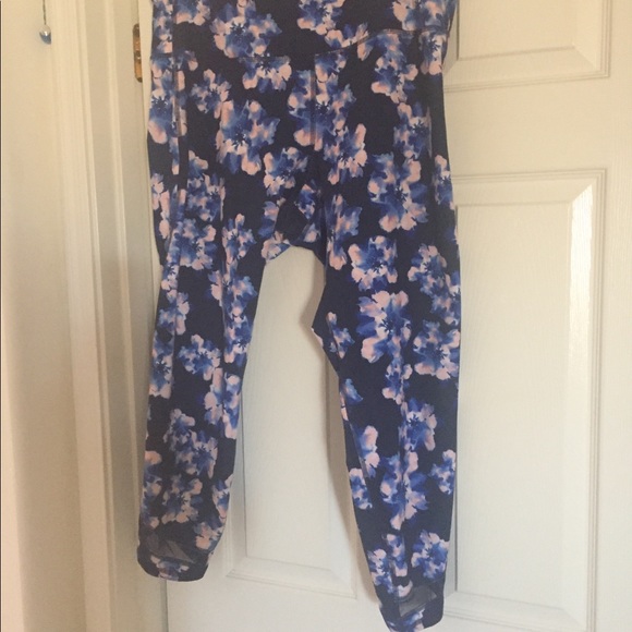 Old Navy active long leggings go dry active wick - Picture 3 of 10